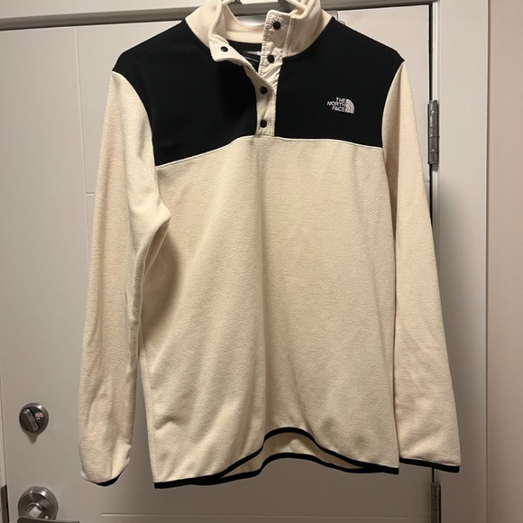 The Northface Glacier snap pullover top - Picture 5 of 5